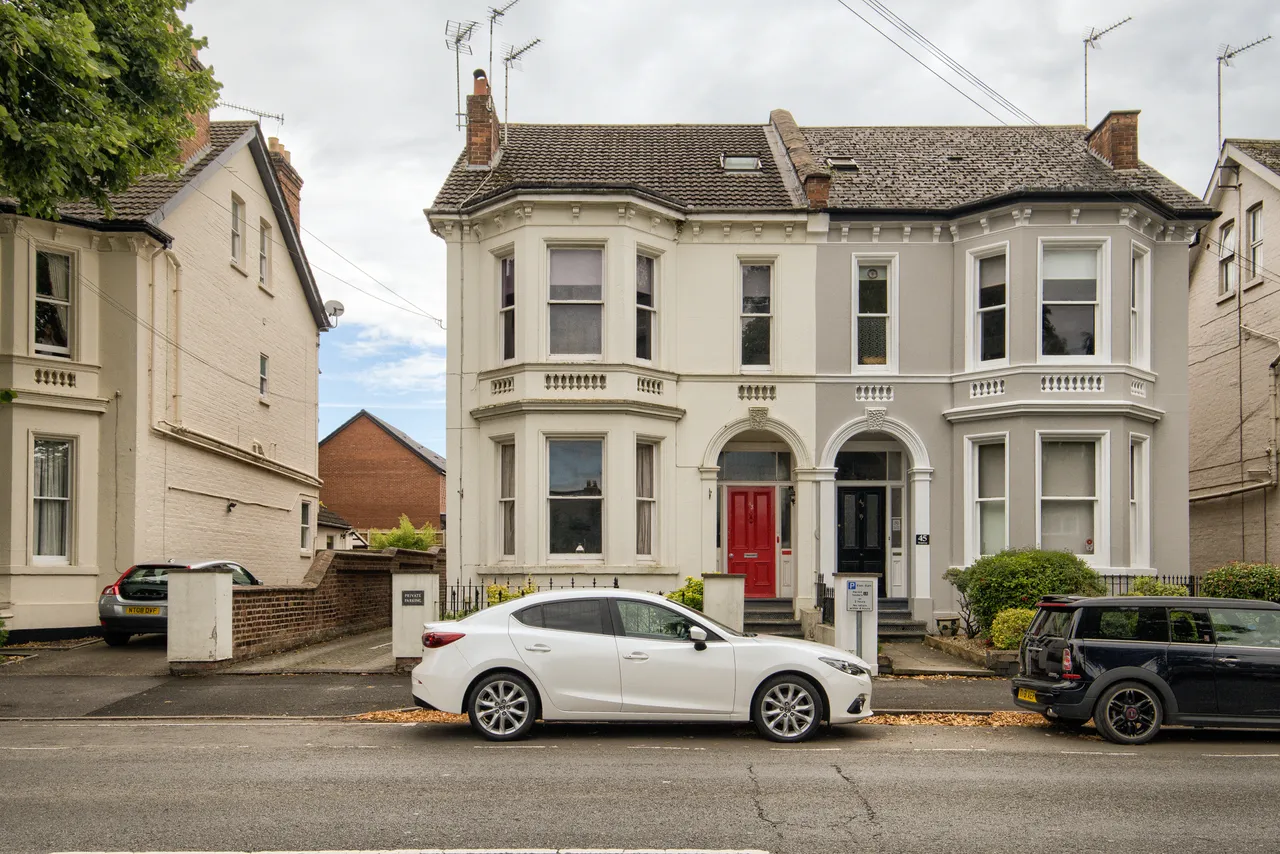 3 bed flat to rent, Avenue Road, Leamington Spa, CV31