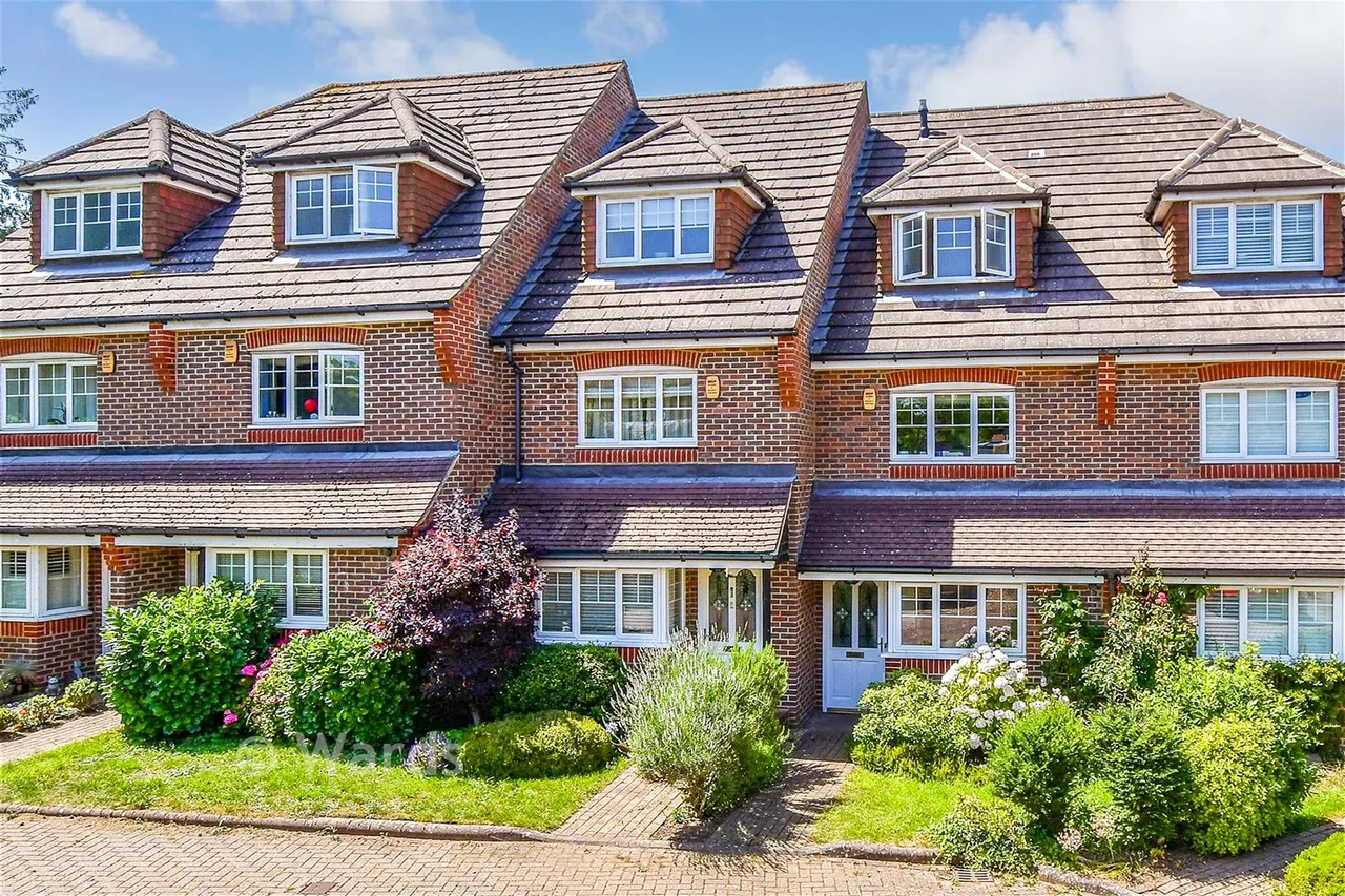 3 bed house for sale, Cowdreys, Tonbridge, TN9