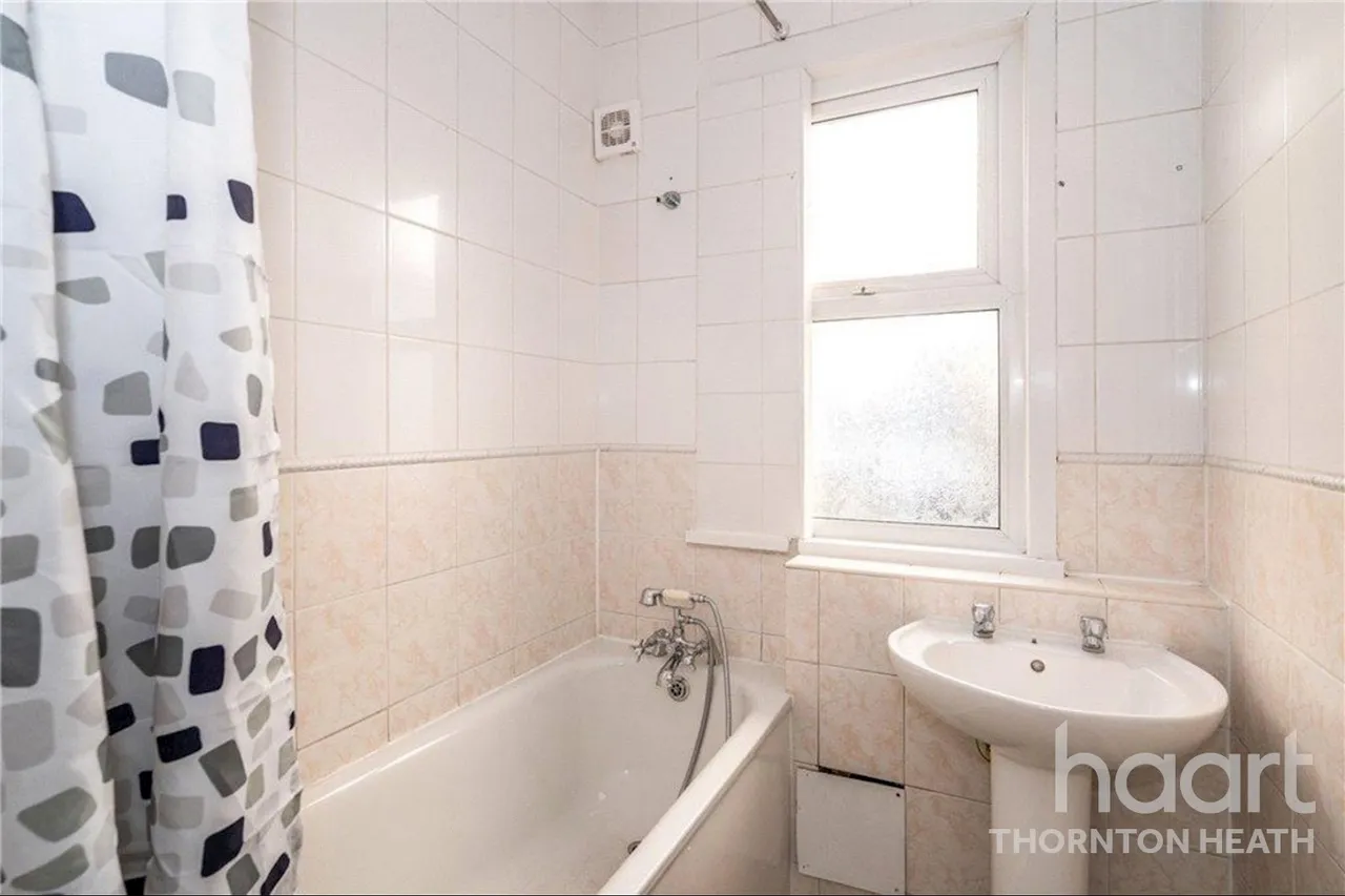High Street, Thornton Heath, CR7, photo 5