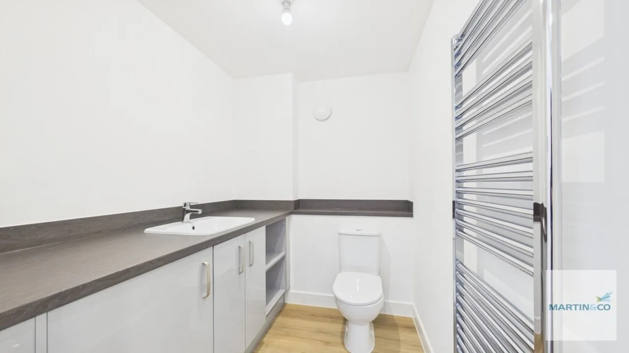 Watts Close, B75, photo 10