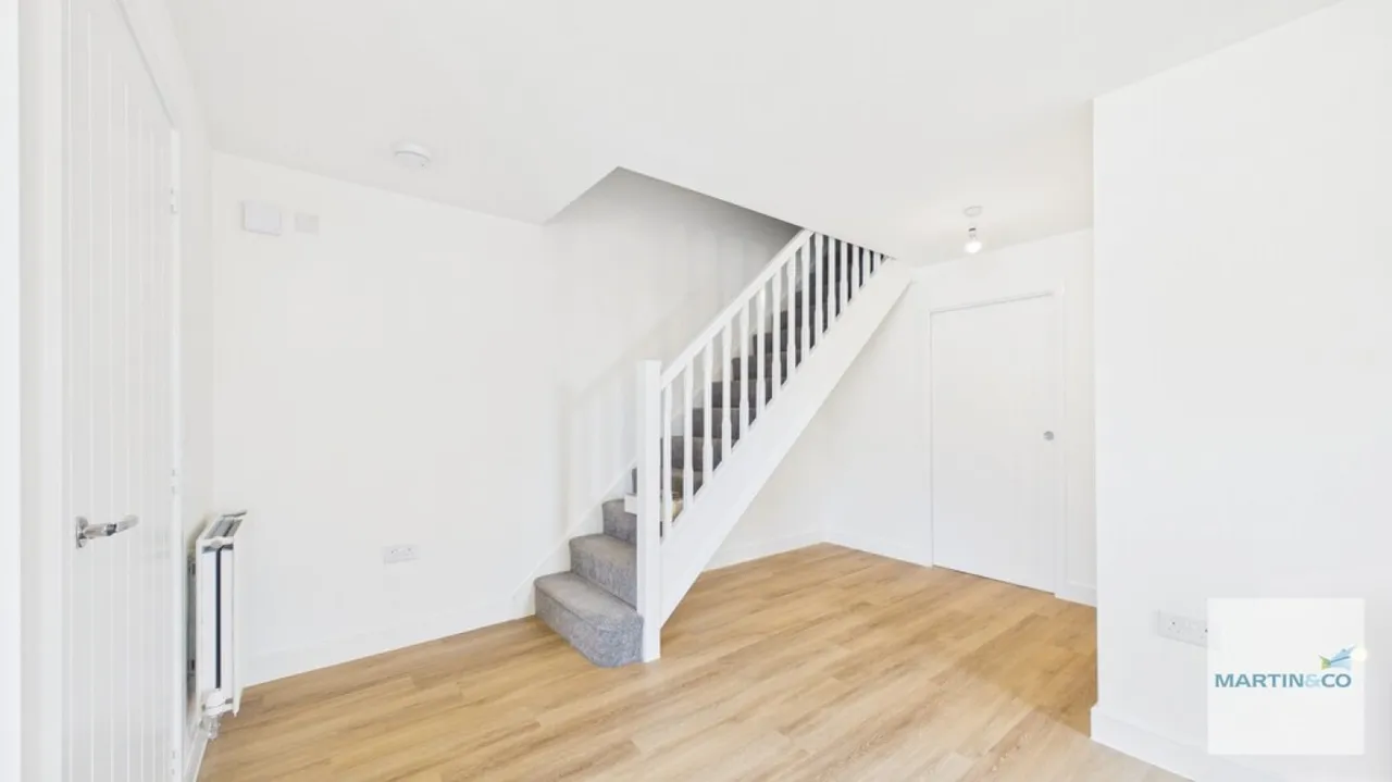 Watts Close, B75, photo 5