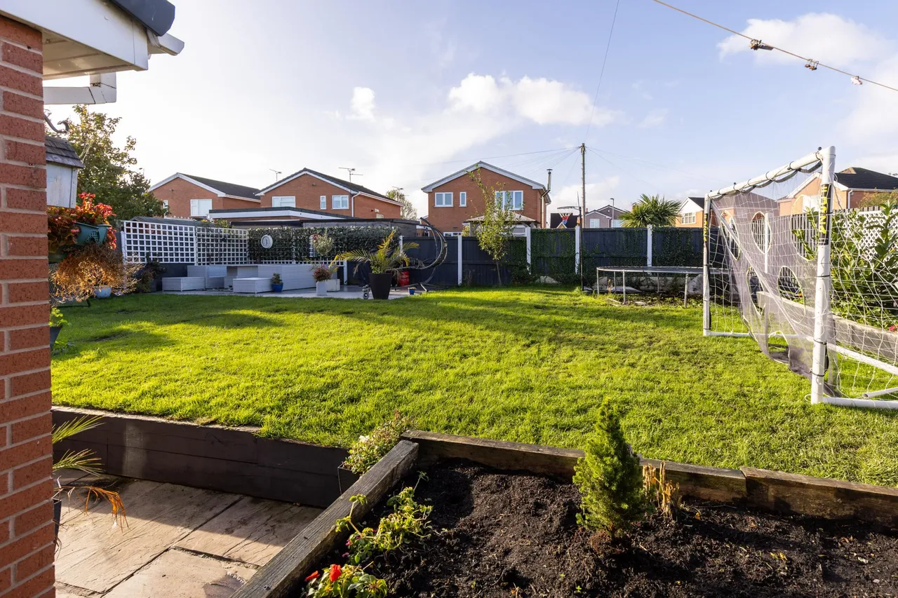 High Croft, Deeside, CH5, photo 19