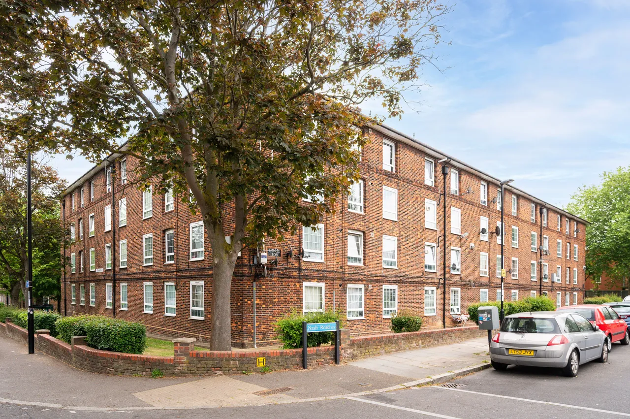 2 bed flat for sale, London, SE4