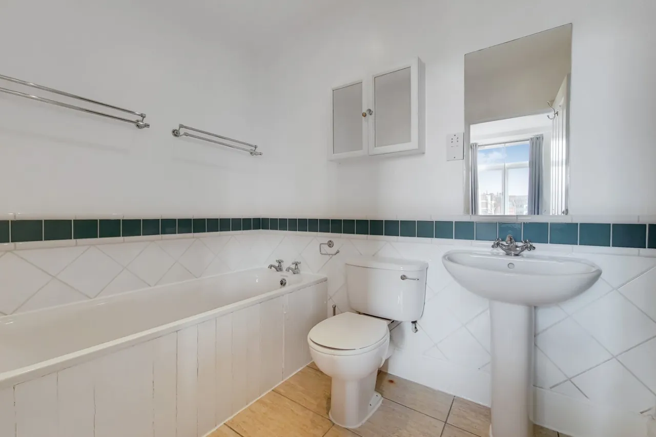 Tavistock Place, London, WC1H, photo 4