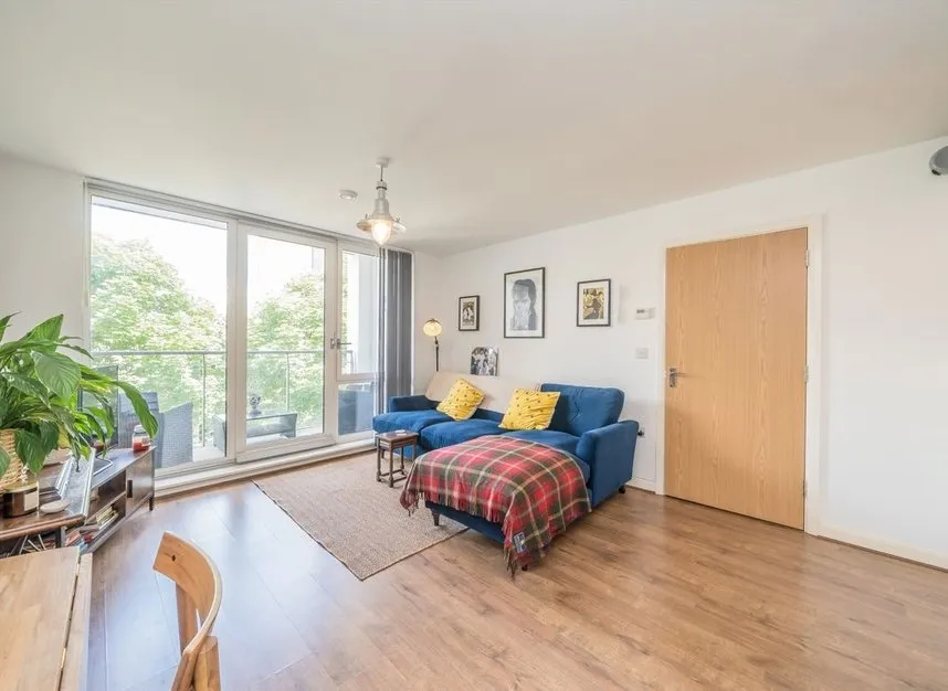 Clayponds Lane, Brentford, TW8, photo 2