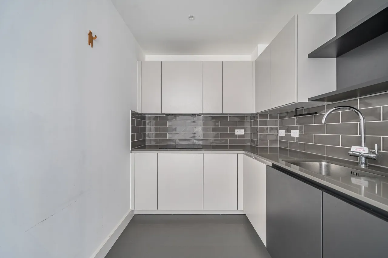 Crimscott Street, SE1, photo 3