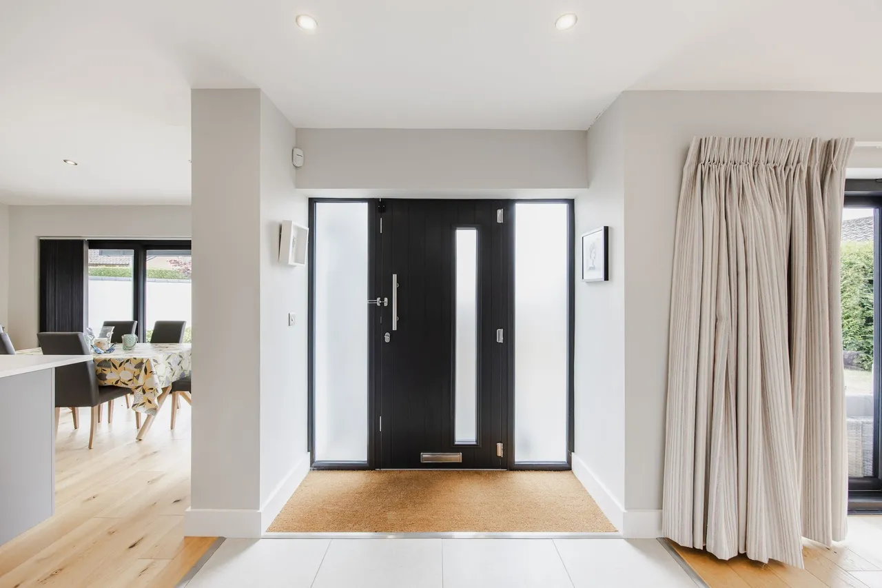 Contemporary Detached Home in Holt, photo 6
