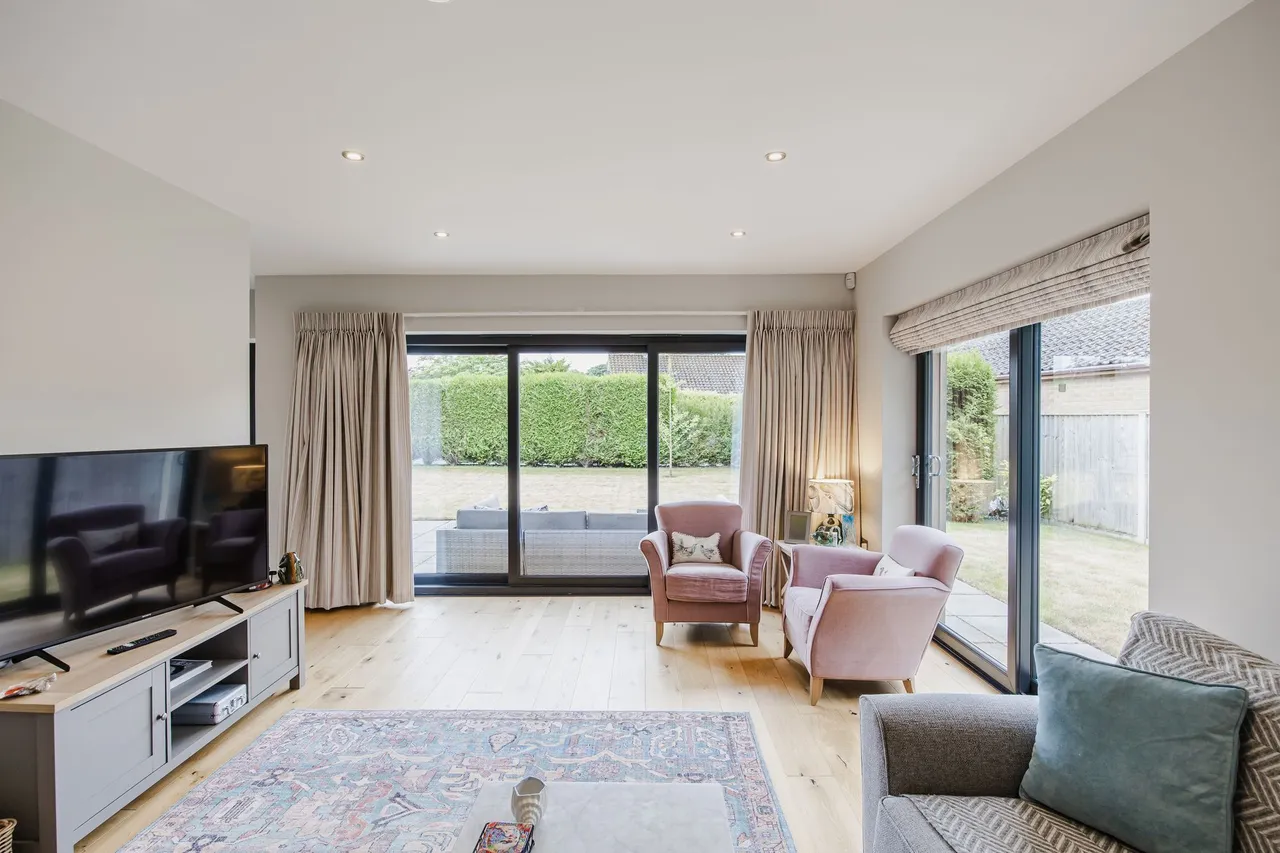 Contemporary Detached Home in Holt, photo 9