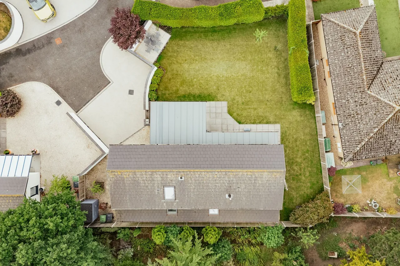 Contemporary Detached Home in Holt, photo 16