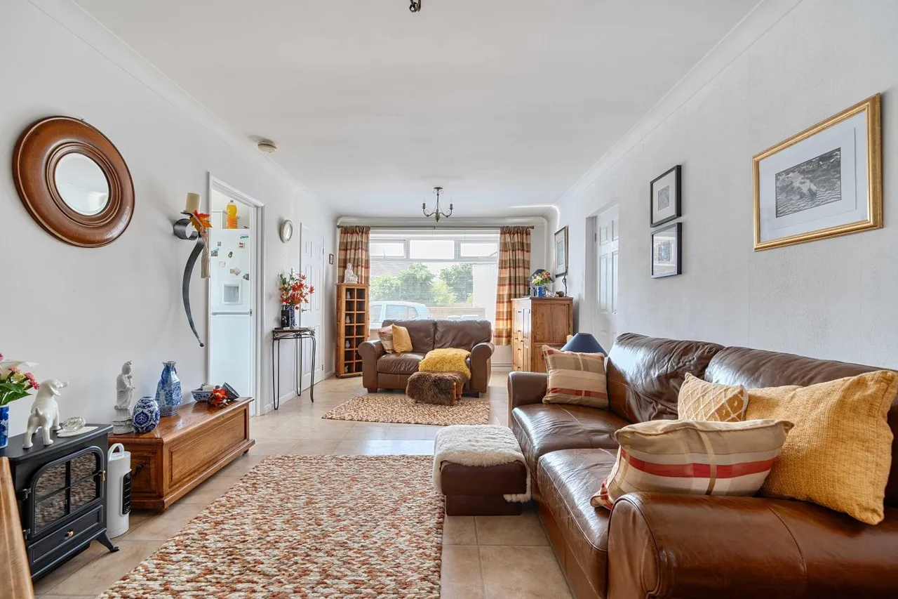 Aerodrome Road, Hawkinge, CT18, photo 3