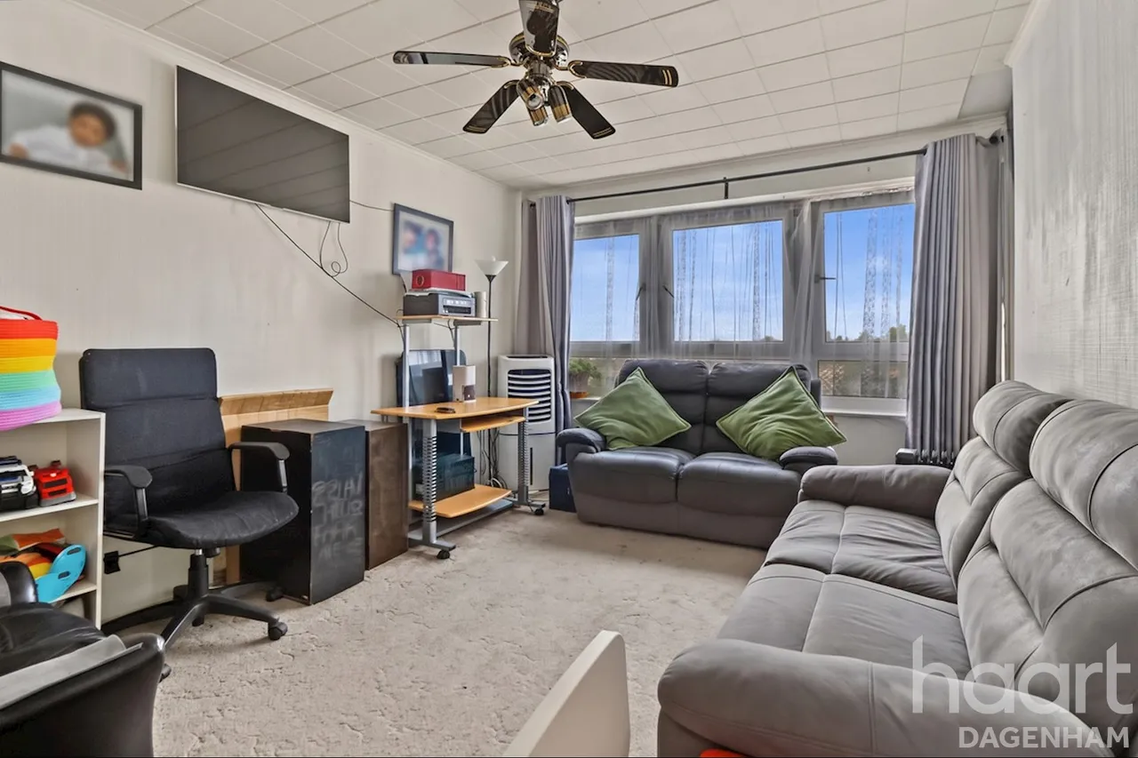 Maybury Road, Barking, IG11, photo 2