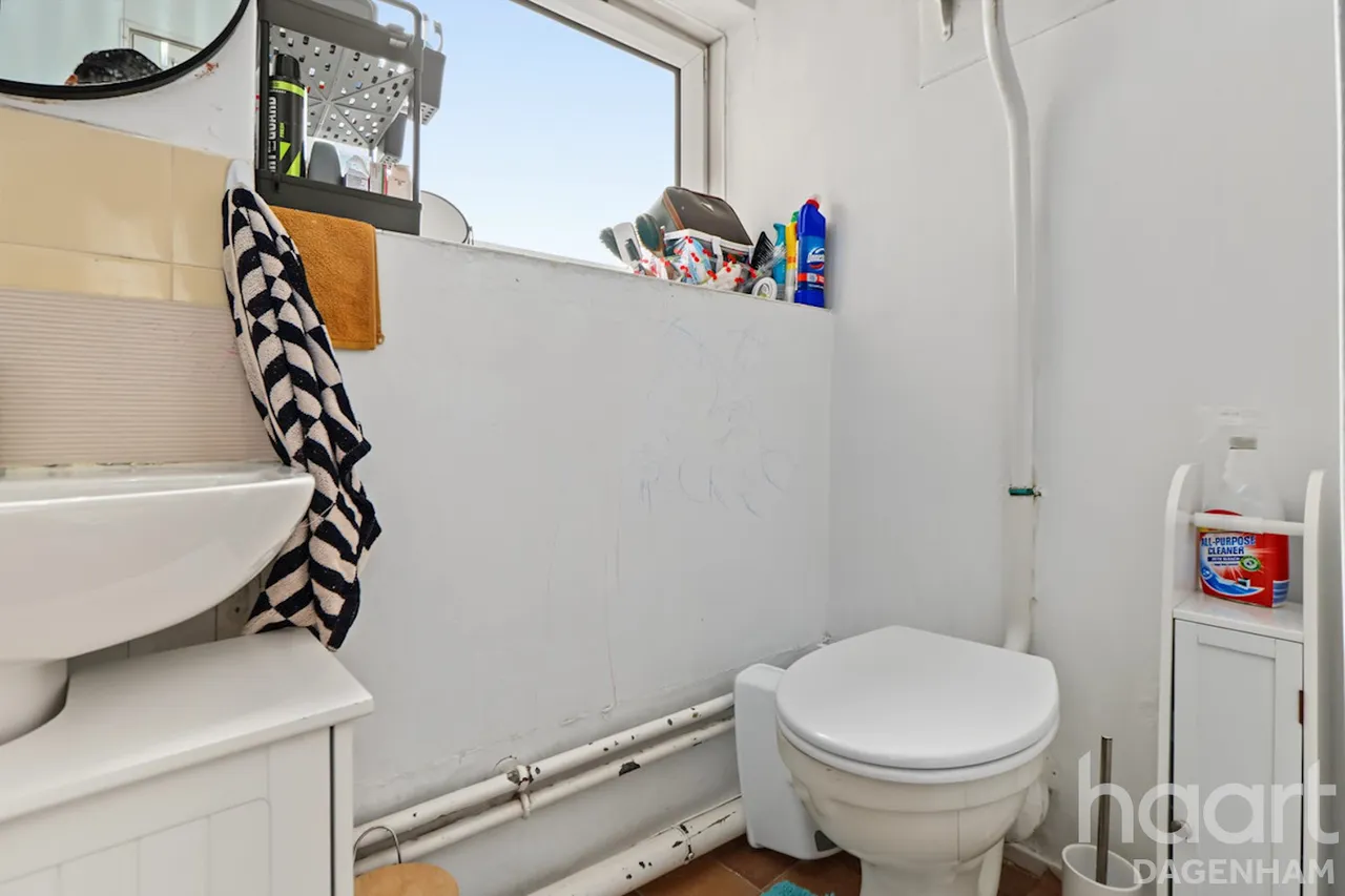 Maybury Road, Barking, IG11, photo 13