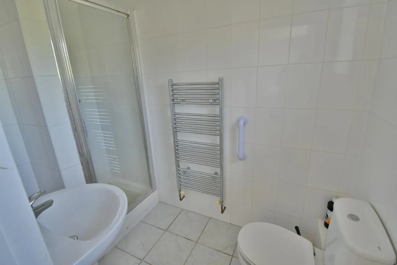 Wincombe Drive, BH22, photo 16