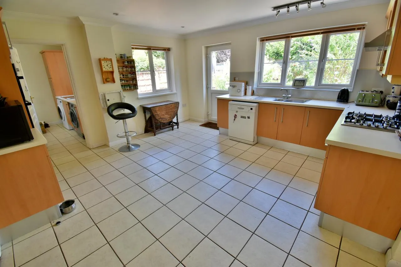 Wincombe Drive, BH22, photo 5