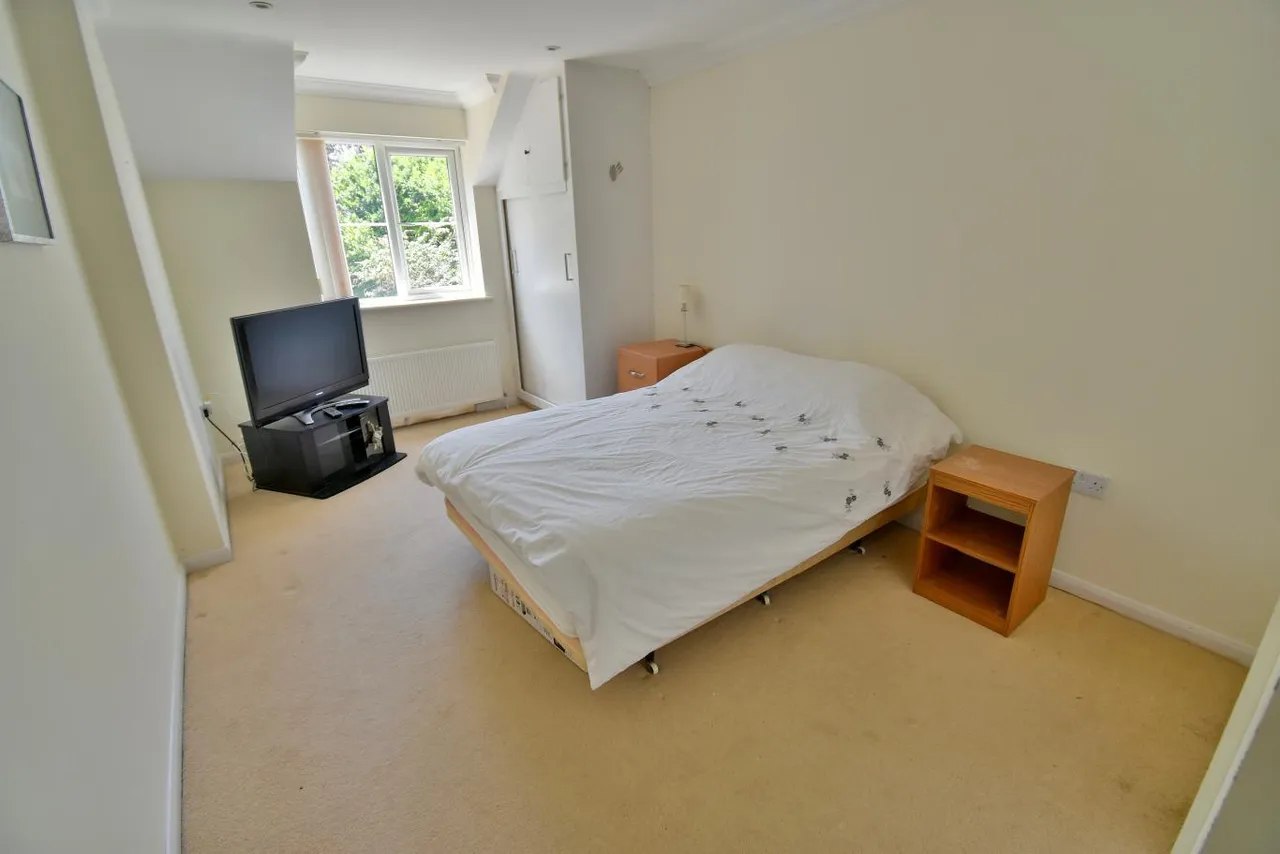 Wincombe Drive, BH22, photo 17