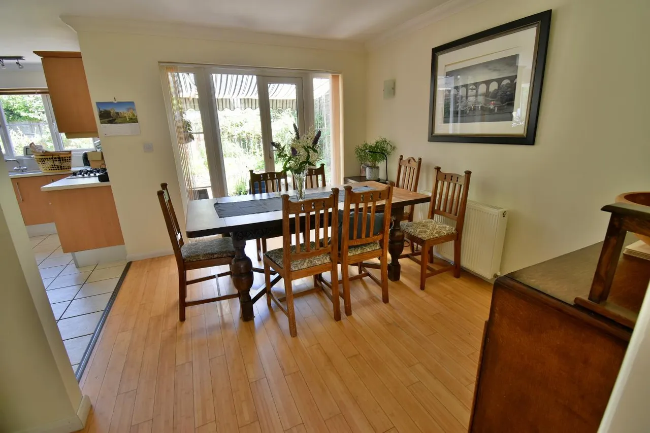 Wincombe Drive, BH22, photo 10
