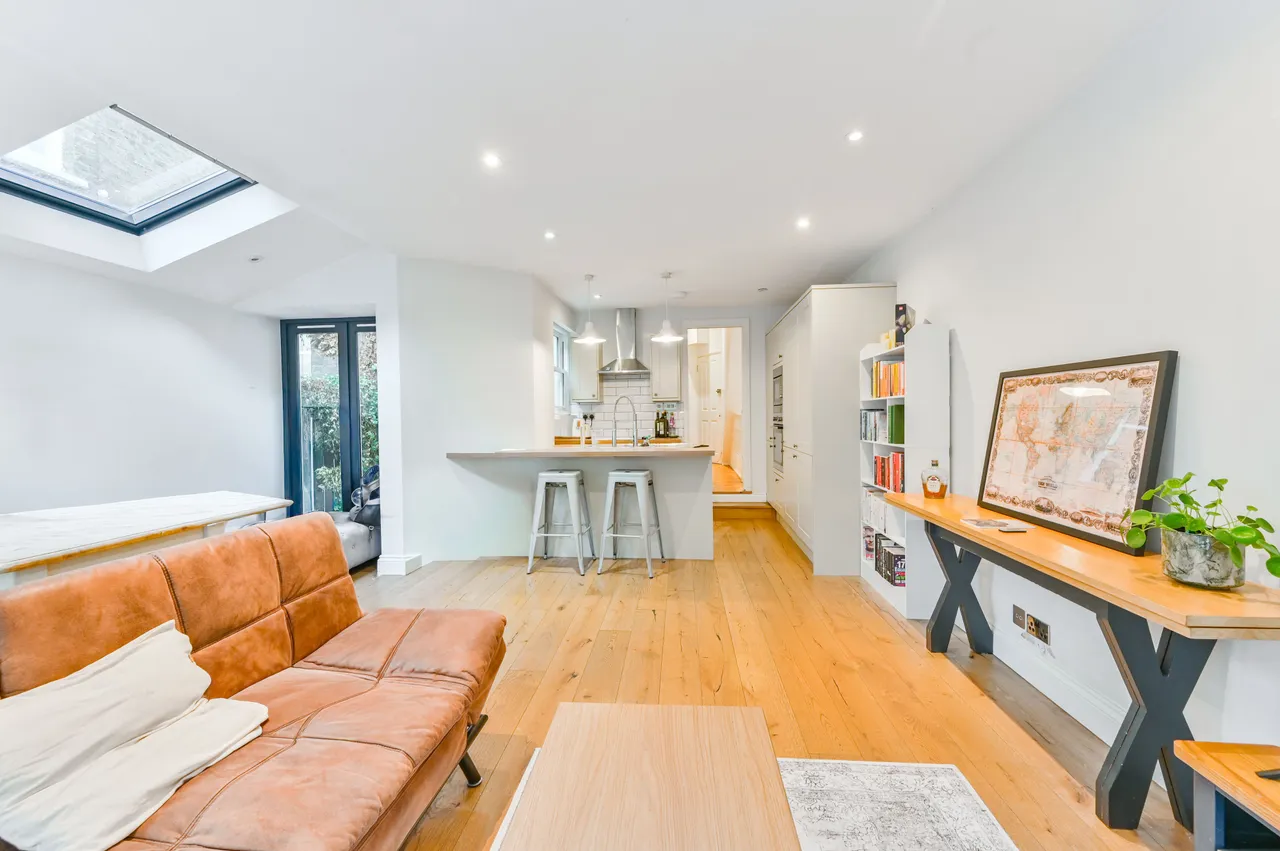 74c Warriner Gardens, London, photo 8