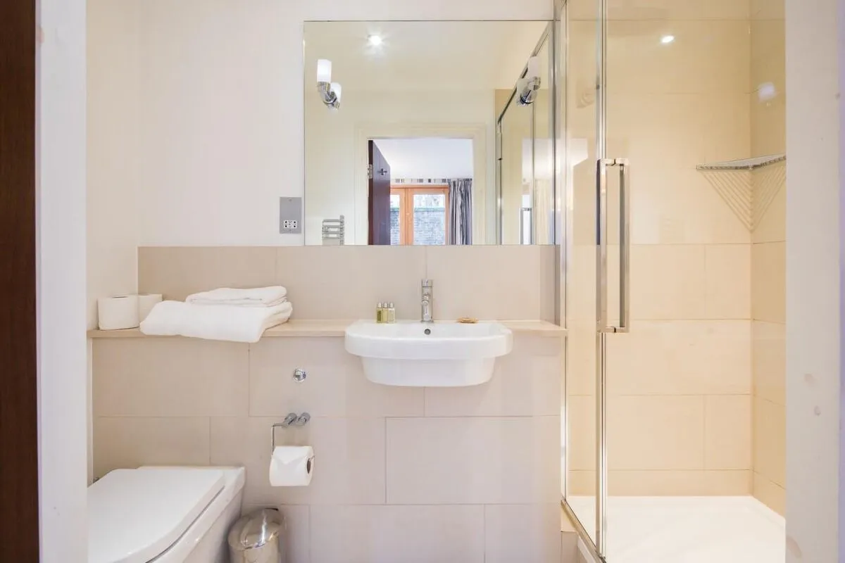 Tavistock Place, London, WC1H, photo 9