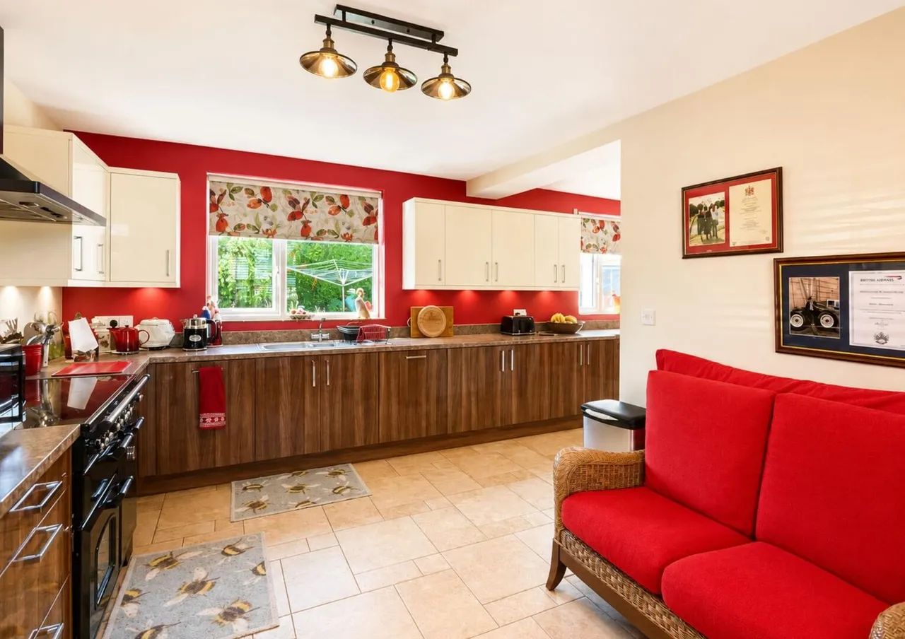 Lynfield Road, Frome BA11 4JB, photo 2