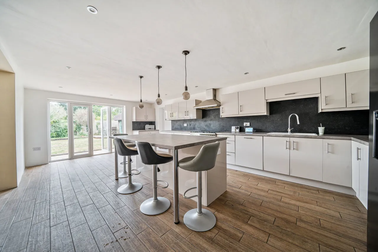Augustine Road, Minster, photo 4