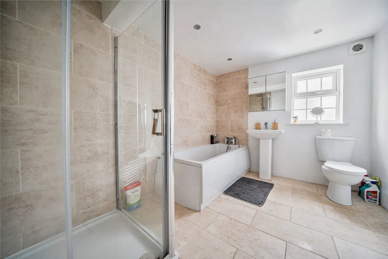 Augustine Road, Minster, photo 17