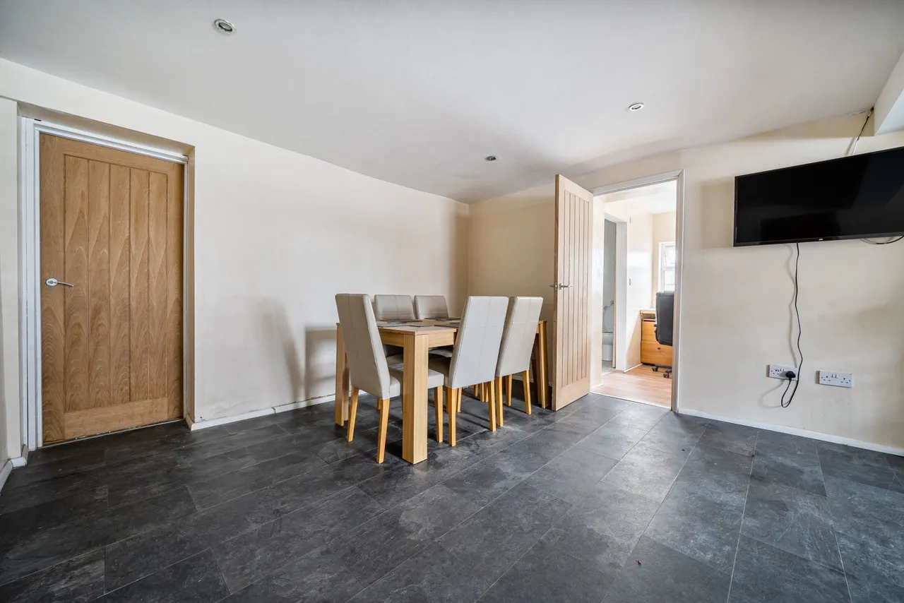 Augustine Road, Minster, photo 11
