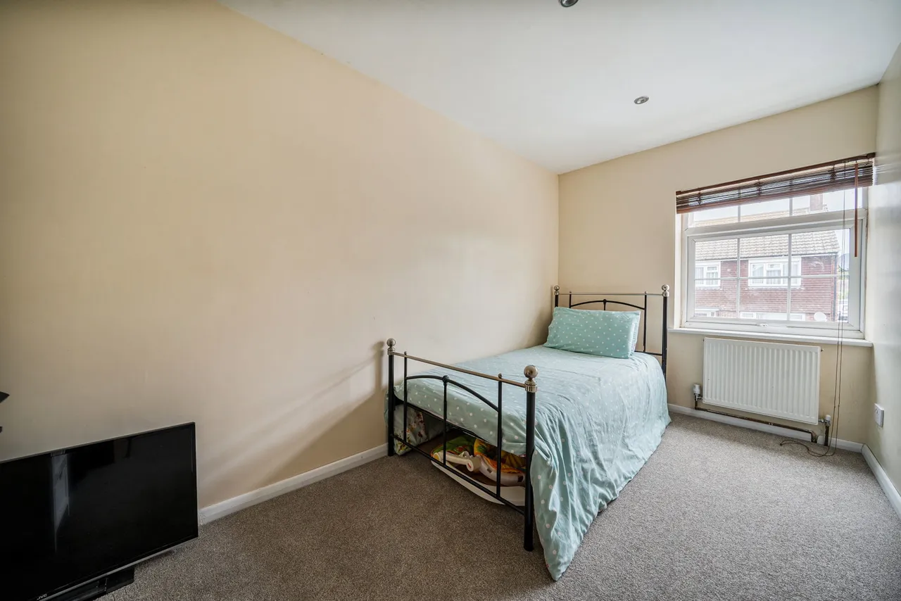 Augustine Road, Minster, photo 16