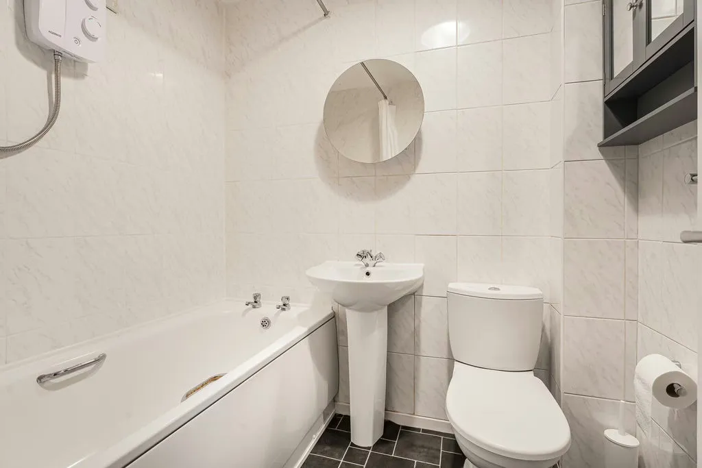 Milecastle, Bancroft, Milton Keynes, Buckinghamshire, MK13 0QN, photo 7