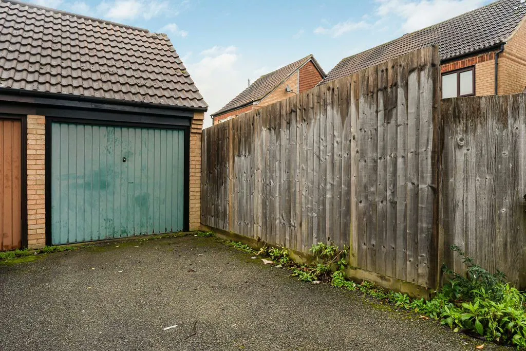 Milecastle, Bancroft, Milton Keynes, Buckinghamshire, MK13 0QN, photo 10