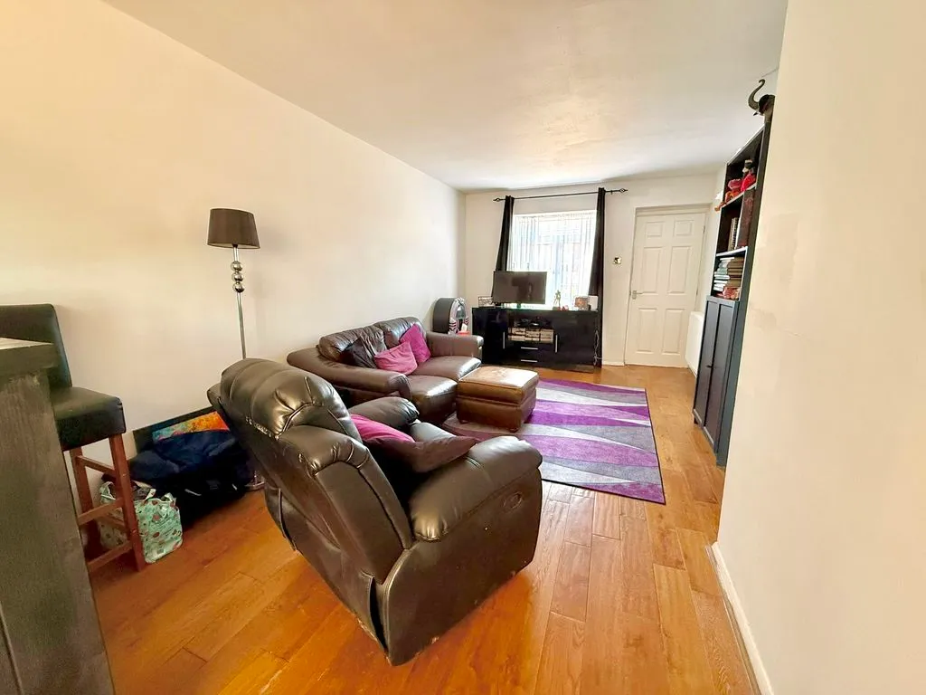 St. Andrews Close, Slip End LU1 4DE, photo 2