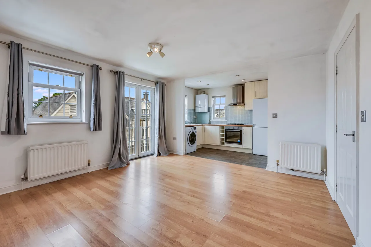 2 bed flat for sale — 71 Burnell Gate, Beaulieu Park, Chelmsford, Essex, CM1 6ED