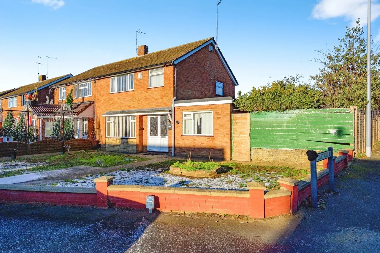 3 bed house for sale — Homerton Road, Luton, Bedfordshire, LU3