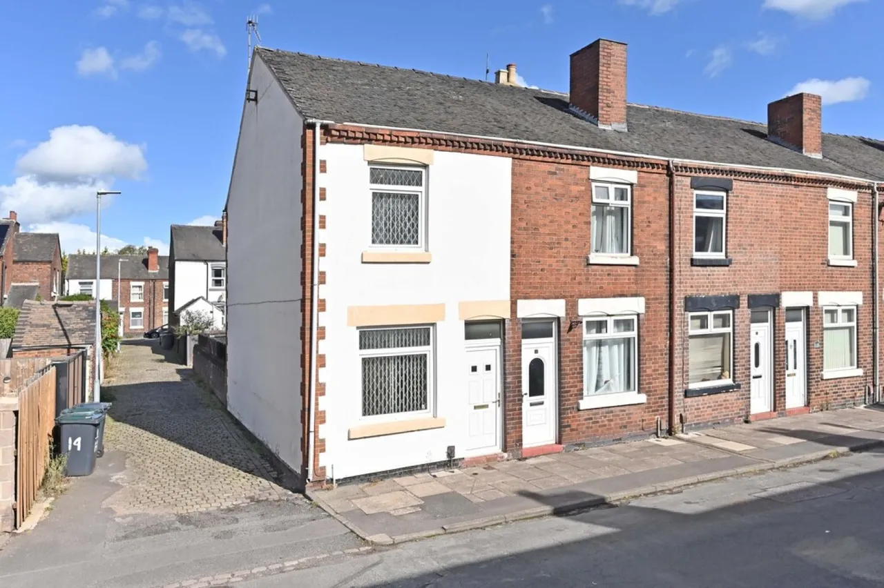 2 bed house for sale, Alma Street, Fenton, ST4