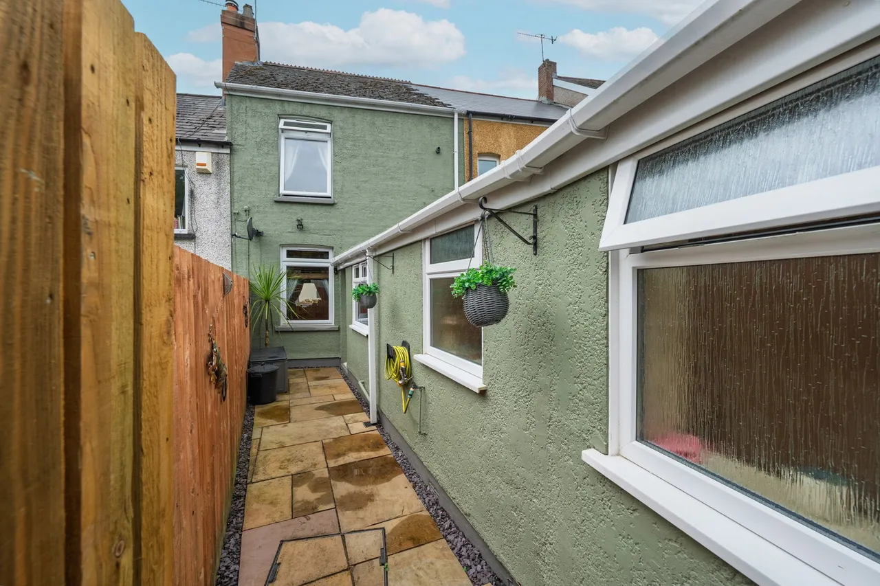 Prospect Place, Pontypool, photo 20
