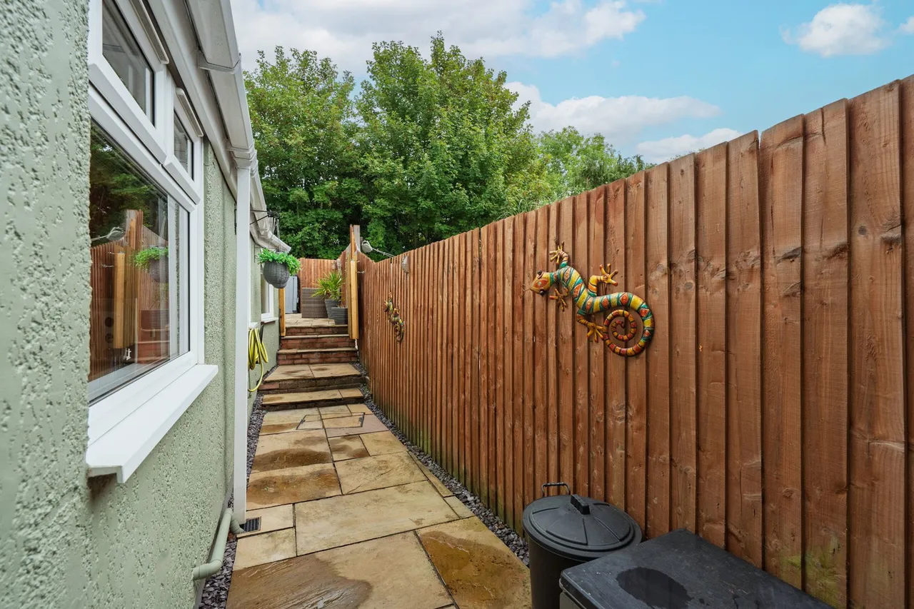 Prospect Place, Pontypool, photo 17