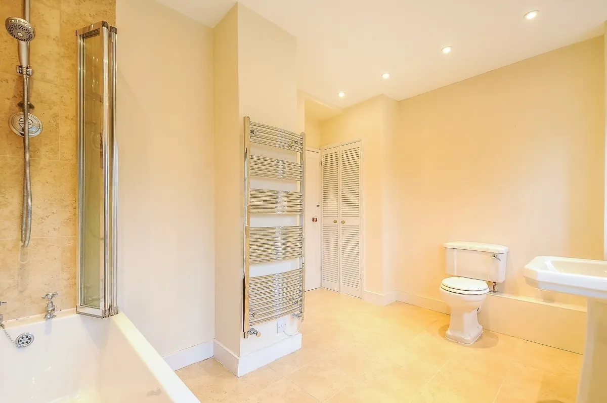 Pathfields Haslemere, GU27, photo 8