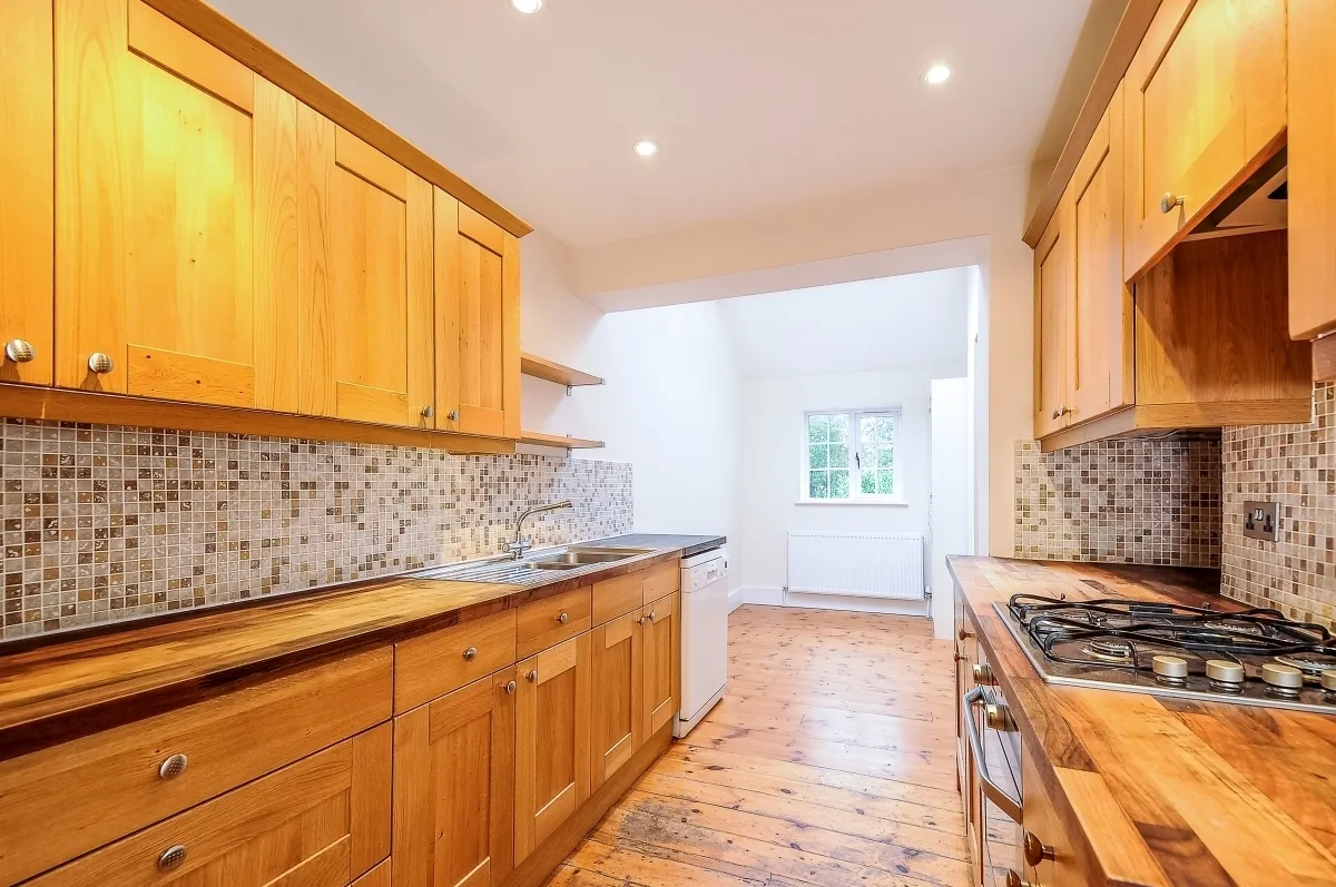Pathfields Haslemere, GU27, photo 2