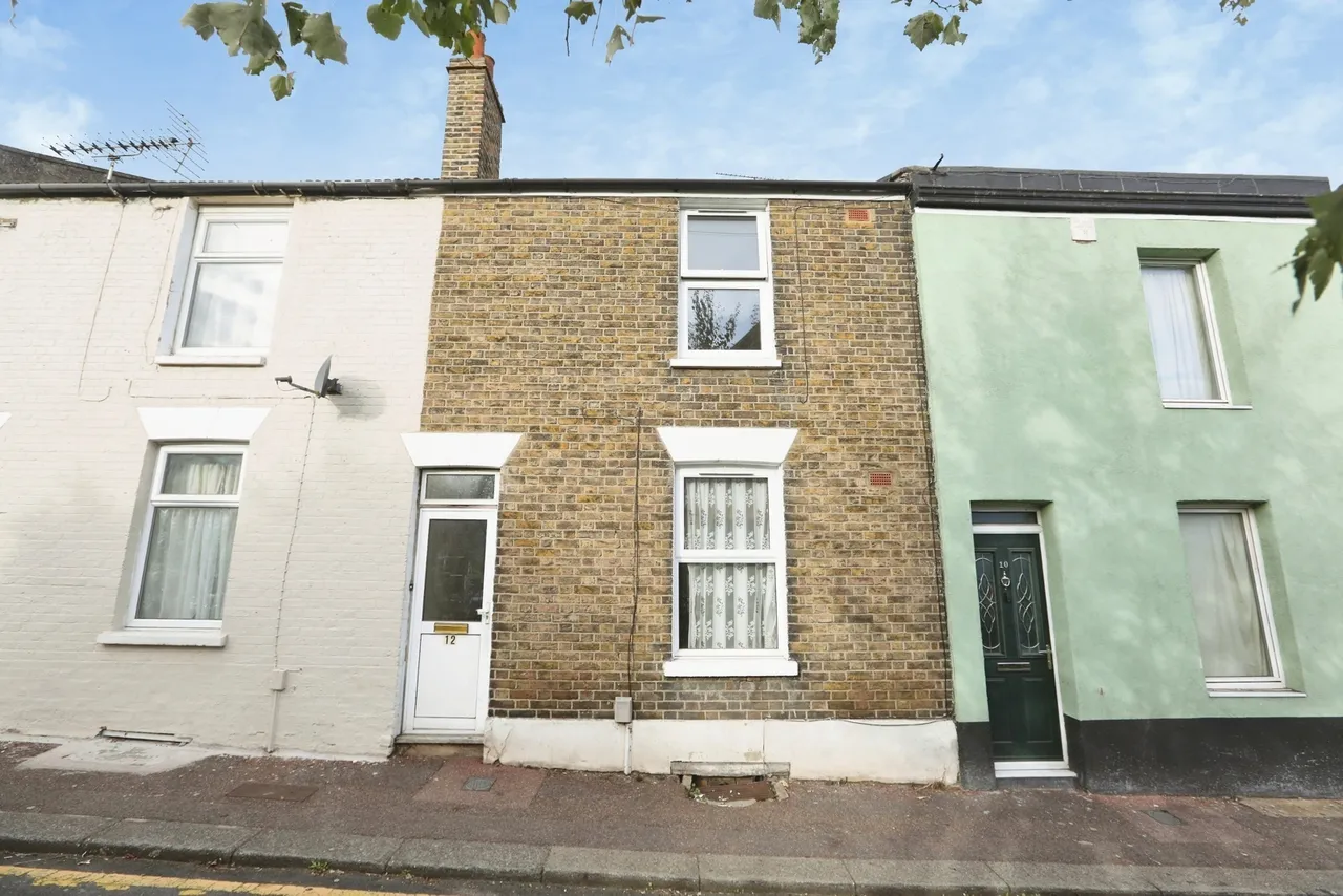 3 bed house for sale, Rochester Street, Chatham, ME4