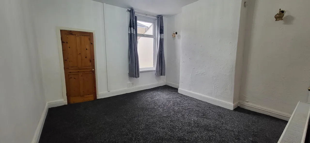 2 bed house to rent — Dall Street, Burnley, BB11