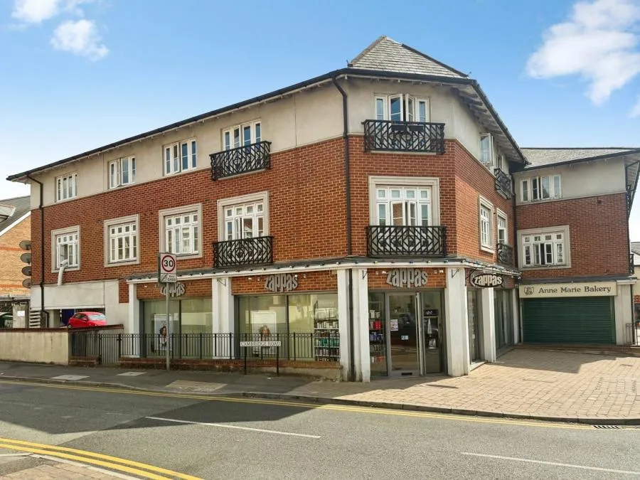 Cambridge Road, Crowthorne, RG45, photo 15