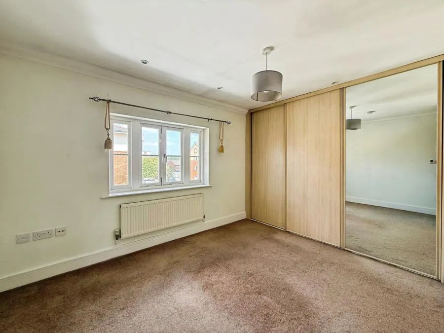 Cambridge Road, Crowthorne, RG45, photo 11