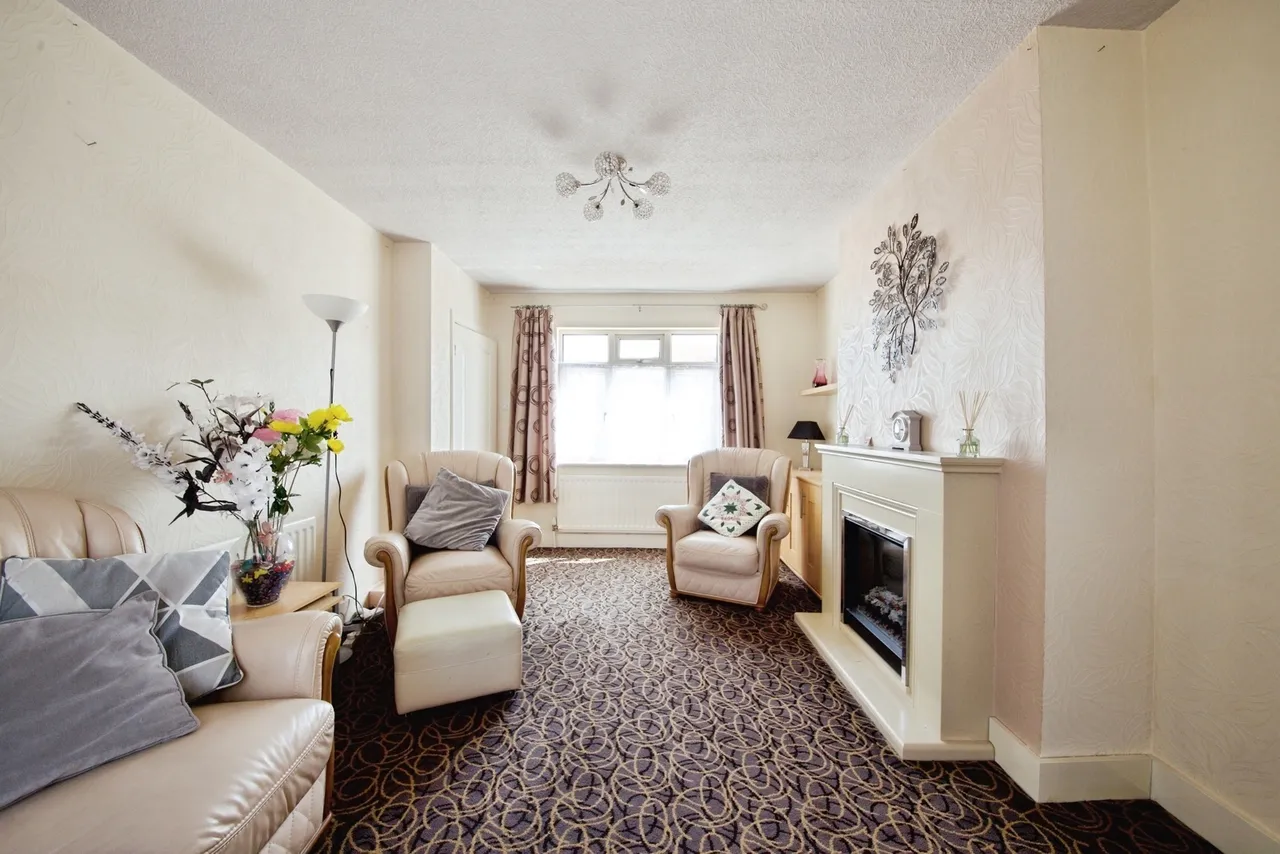 Cowper Gardens, London, N14, photo 5