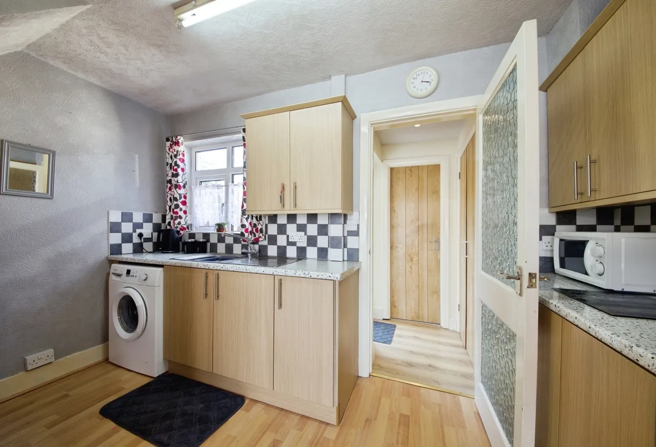Cowper Gardens, London, N14, photo 18