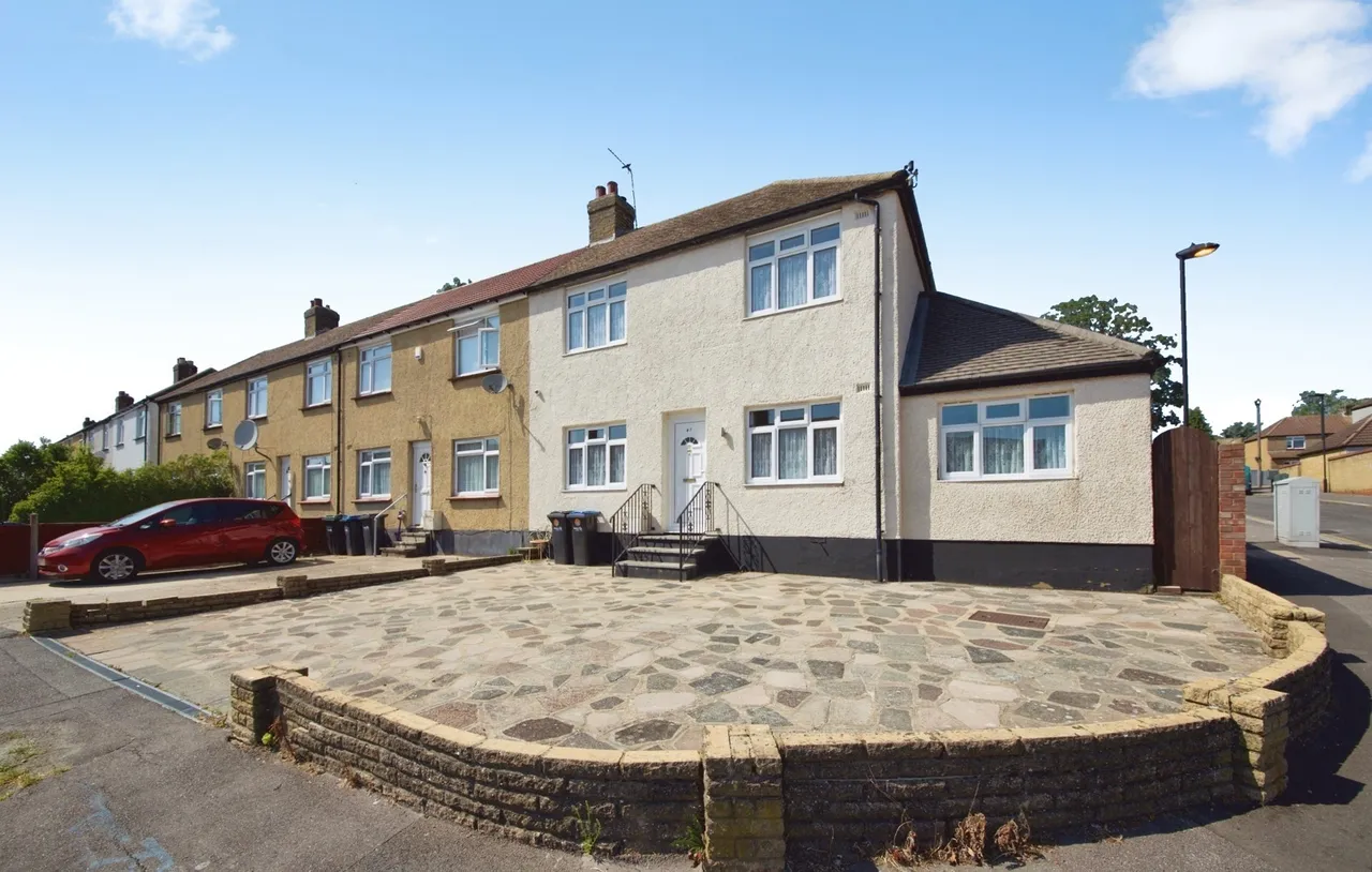 3 bed house for sale, Cowper Gardens, London, N14
