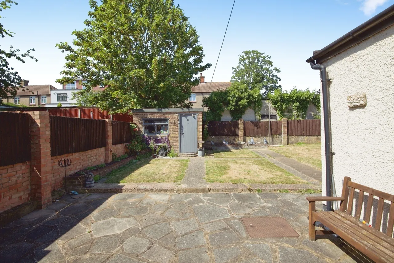 Cowper Gardens, London, N14, photo 20