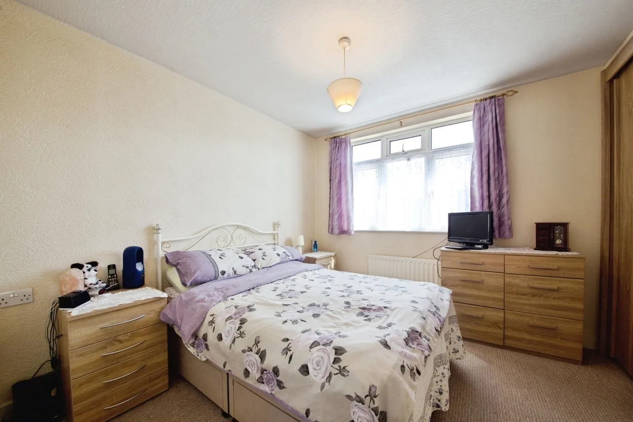 Cowper Gardens, London, N14, photo 8