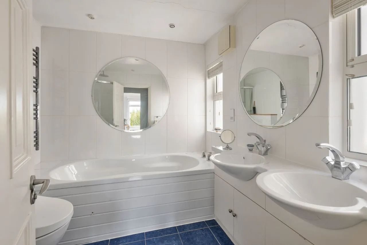 Iverna Court, Kensington, London, W8 6TT, photo 9