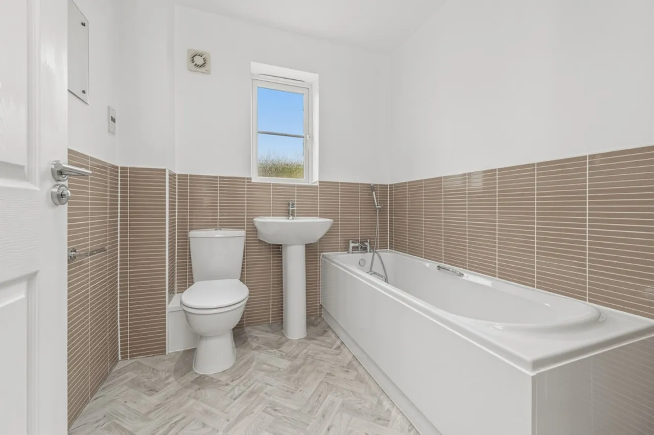 Hanby Close, Fenay Bridge, HD8, photo 8