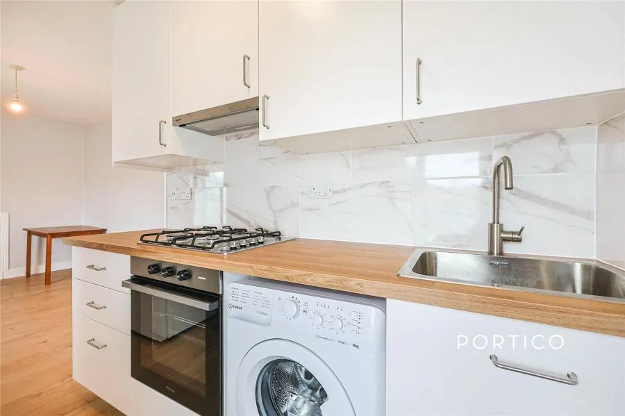 Oaklands Grove, London, W12, photo 8
