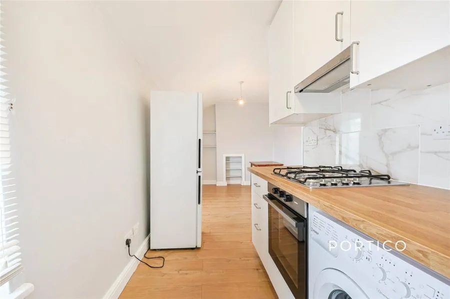 Oaklands Grove, London, W12, photo 9